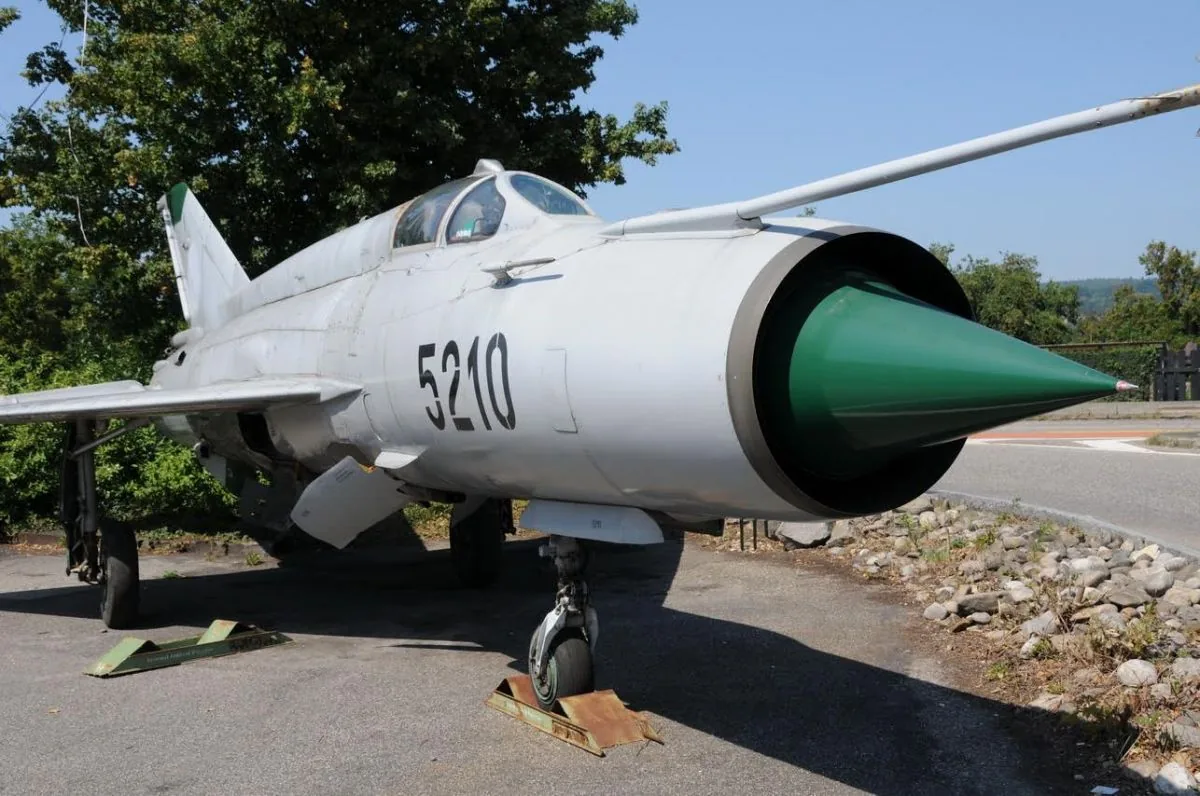 MIG-21 (NOT FLYWORTHY)