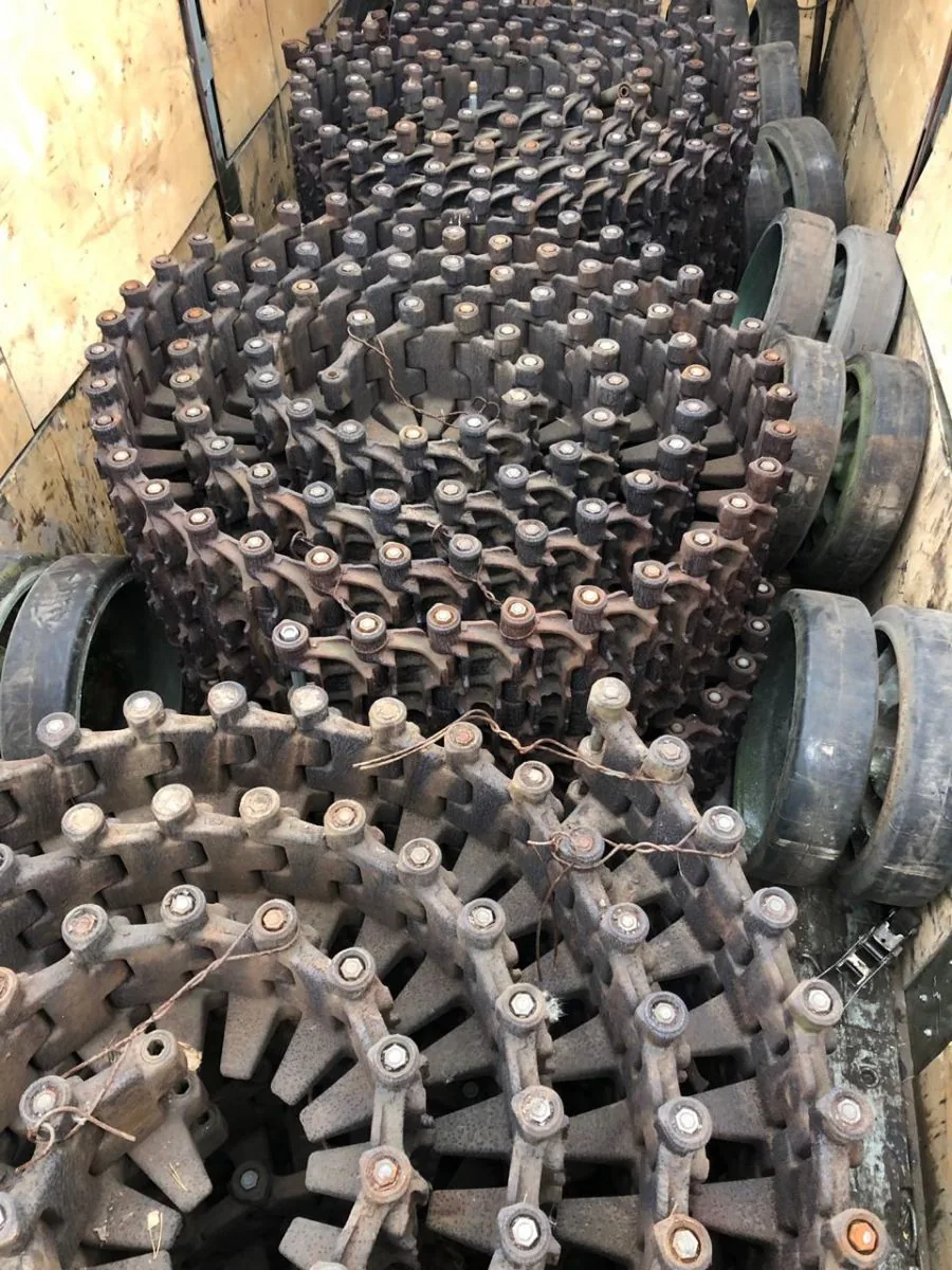T-72 TRACKS AND ROAD WHEELS