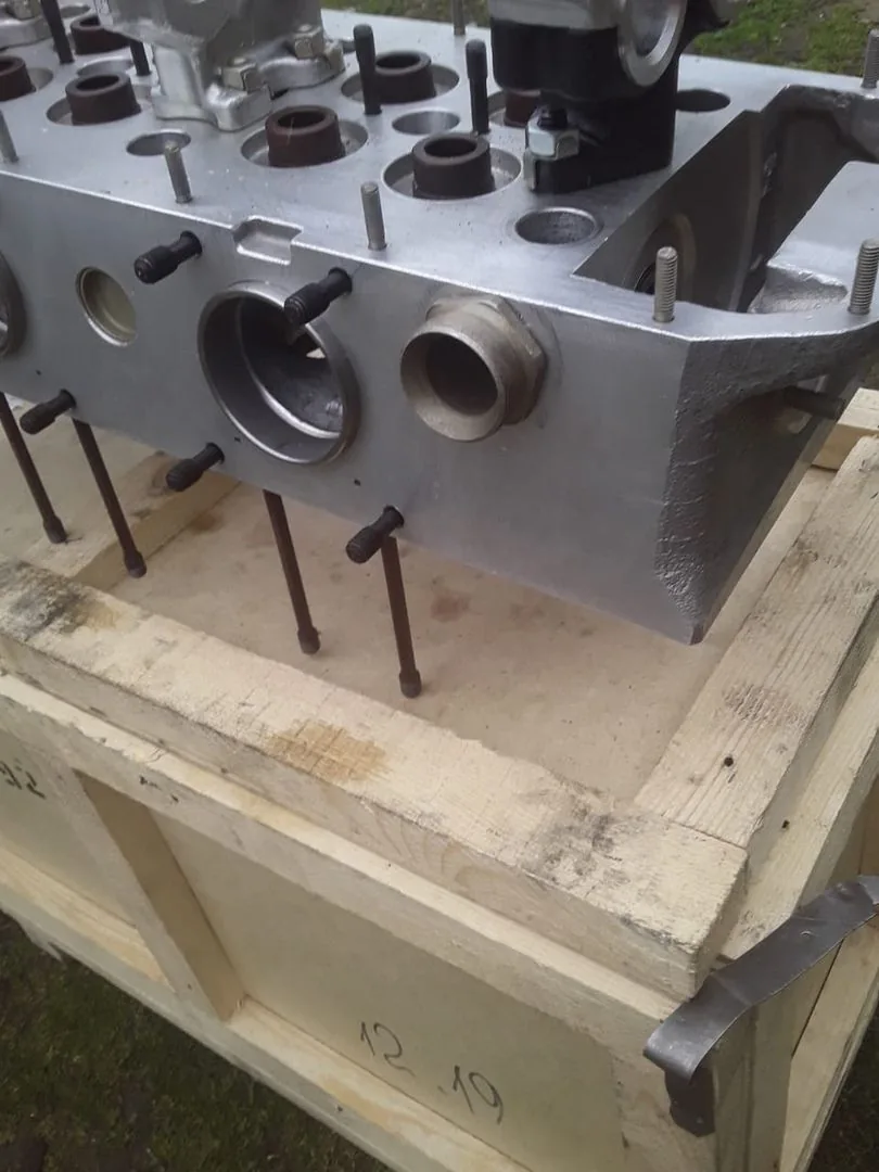 UTD-20 CYLINDER HEAD