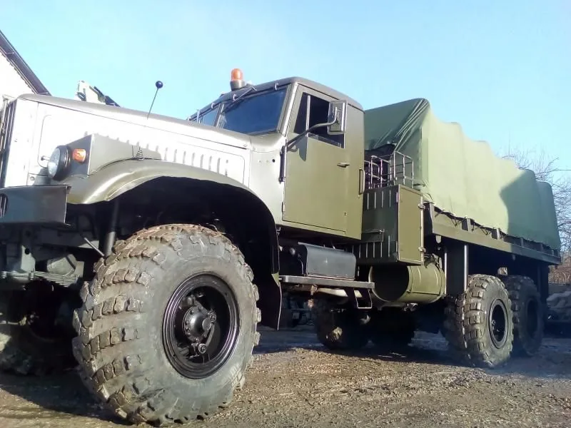 KRAZ-255